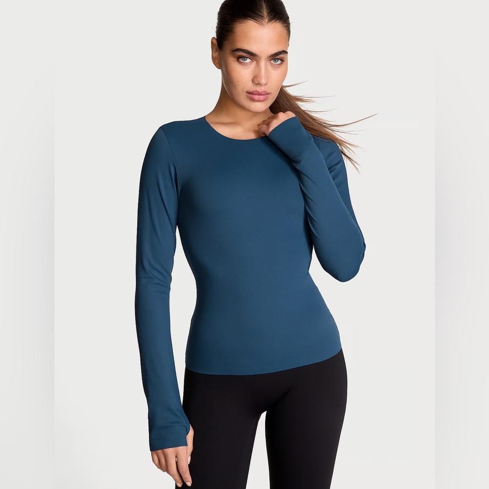 NWT Victoria's Secret
Apparel
VSX
VSX Elevate™ Long-Sleeve Tee